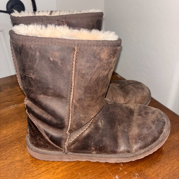 UGG BOOTS CLASSIC SHORT Brown Leather - Picture 2 of 4